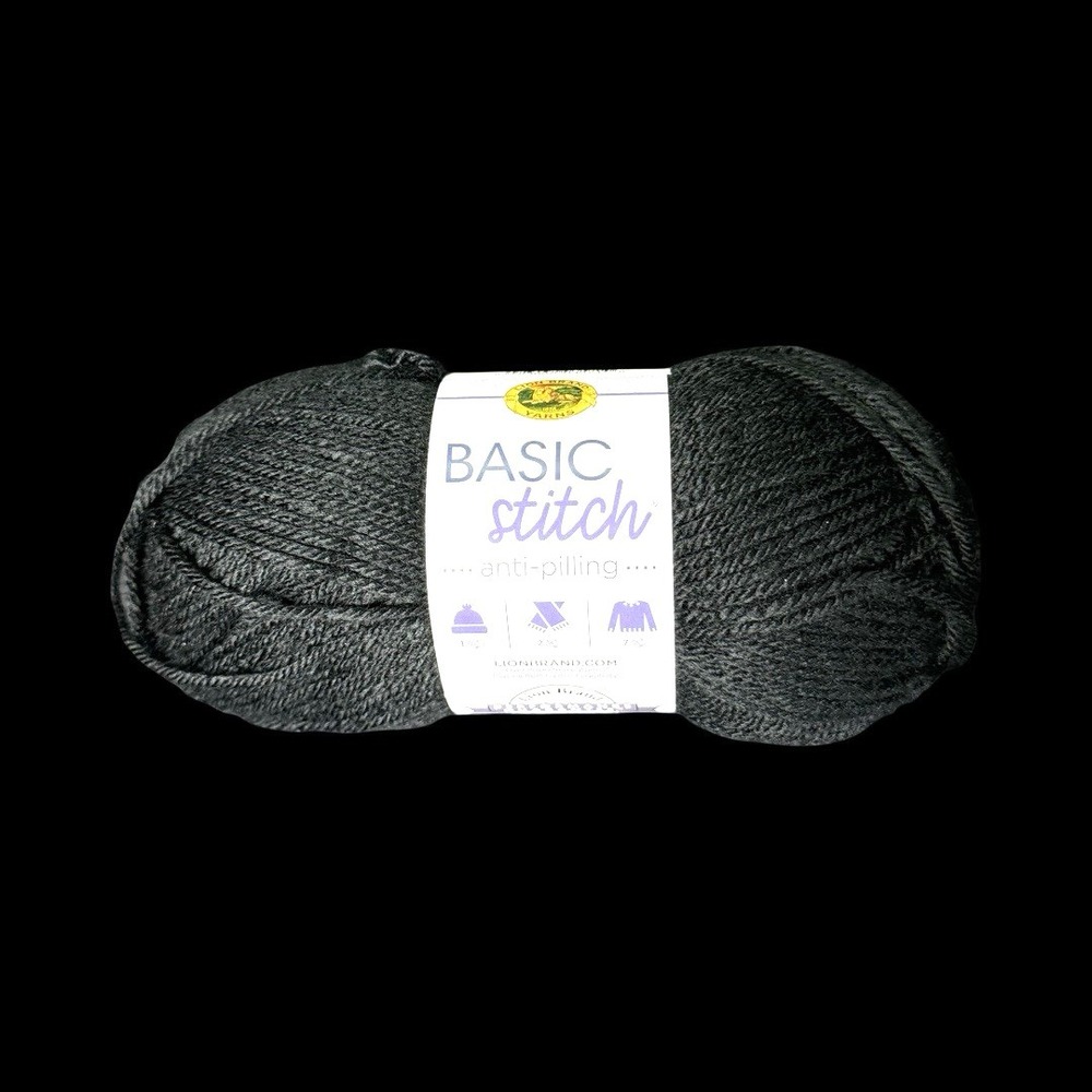 Lion Brand Yarn BASIC STITCH anti-pilling,‎ Black, 3.5 oz, 185 yd, 100% Acrylic